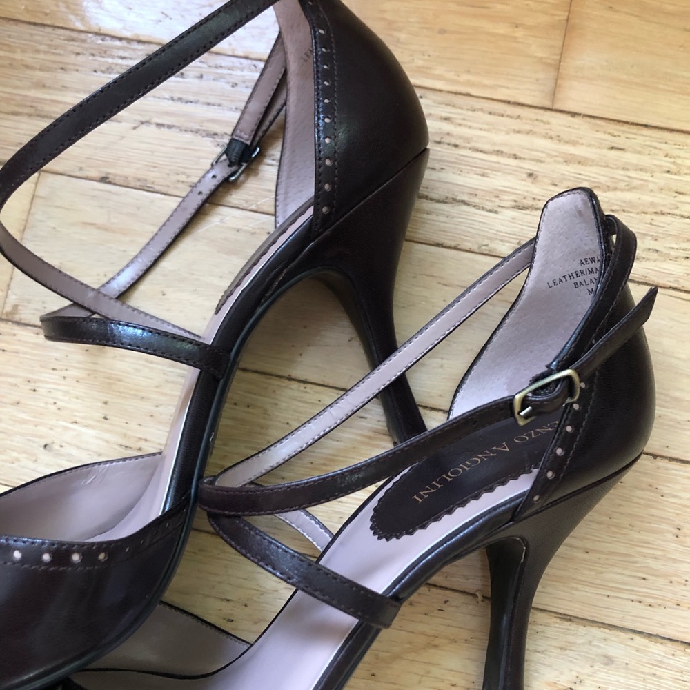 NWOT Enzo Angiolini Chocolate Brown Strappy Heels